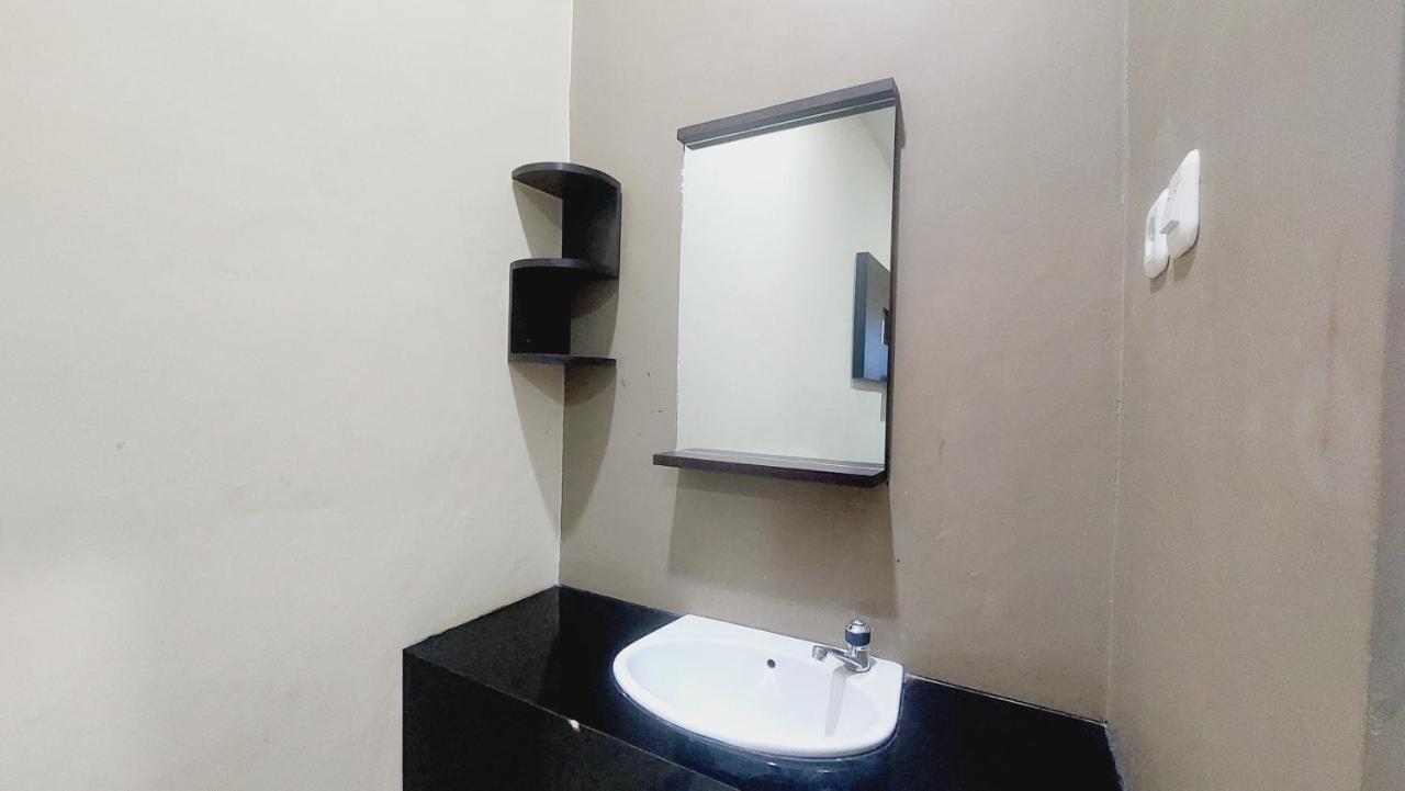 Sasando Residence Kupang Kupang  Buitenkant foto